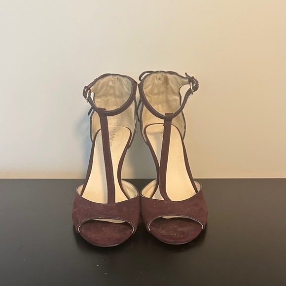 Elegant Nine West Burgundy T-Strap Heels - Picture 1 of 4